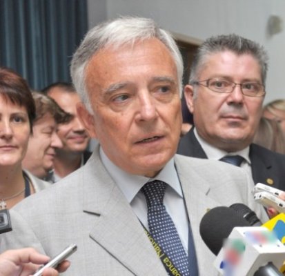 ISĂRESCU: 